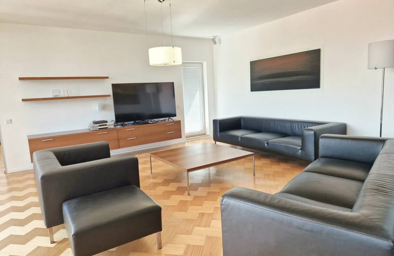 Rental of a spacious 3-room apartment, 100 m², Old Town, Bratislava, Slovakia